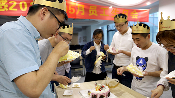 2016年5月份员工生日会01